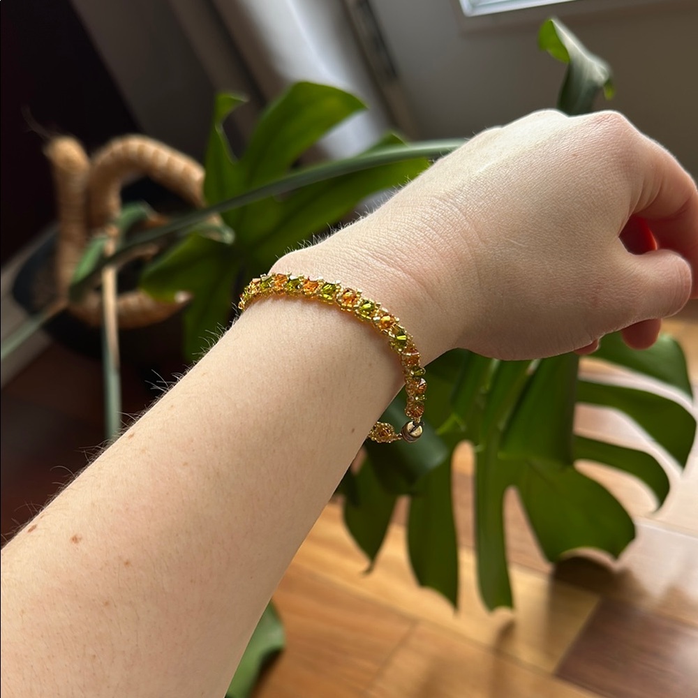 Gold & Green Beaded Chain Bracelet with Textured Design, Magnetic Clasp Closure